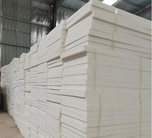 What are the differences between B1 and B2 extruded insulation boards?